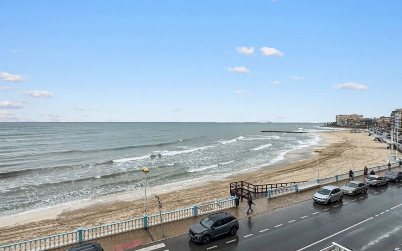 3 soveværelse Strandlejlighed til salg i Torrevieja - € 375.000 (Ref: 9927875)
