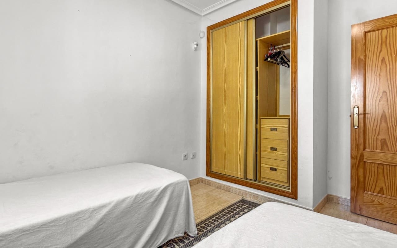3 chambre Appartement à vendre à Playa Flamenca avec piscine - 339 000 € (Ref: 9927880)