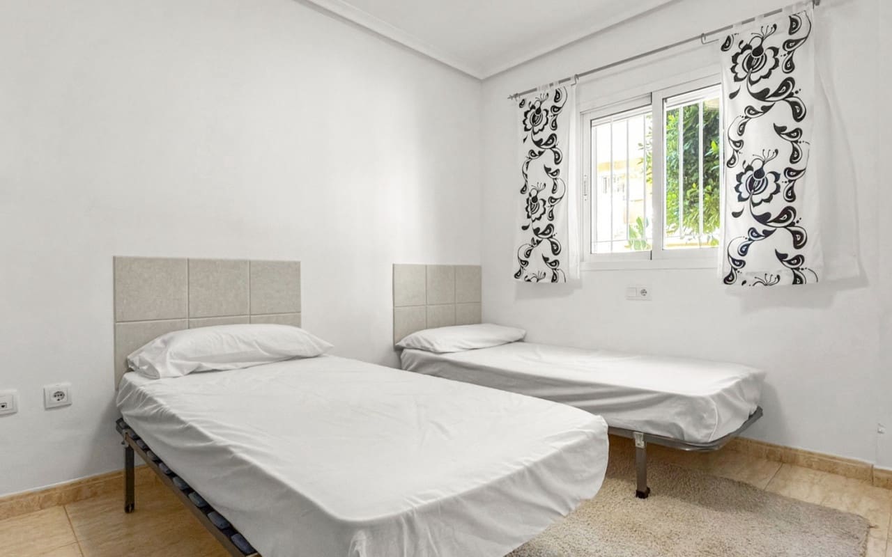 3 chambre Appartement à vendre à Playa Flamenca avec piscine - 339 000 € (Ref: 9927880)