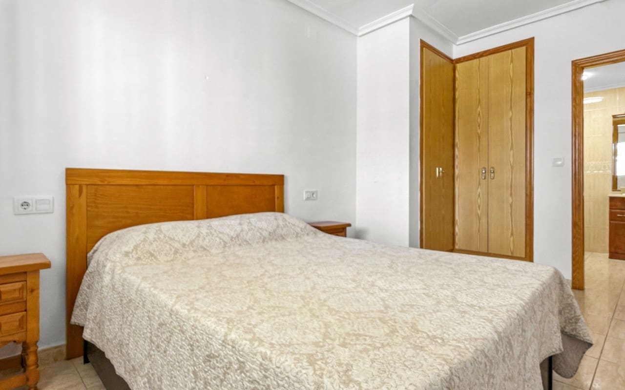 3 chambre Appartement à vendre à Playa Flamenca avec piscine - 339 000 € (Ref: 9927880)