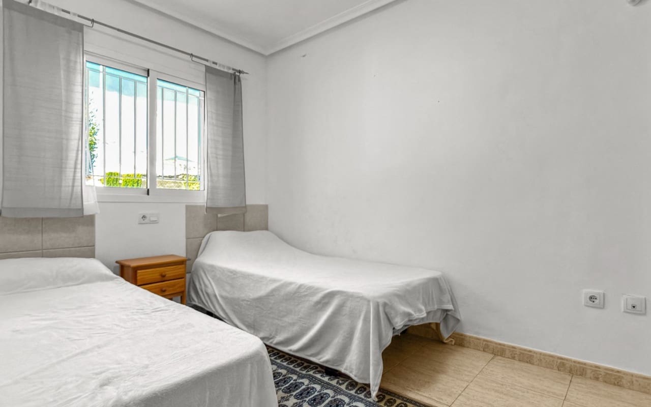 3 chambre Appartement à vendre à Playa Flamenca avec piscine - 339 000 € (Ref: 9927880)
