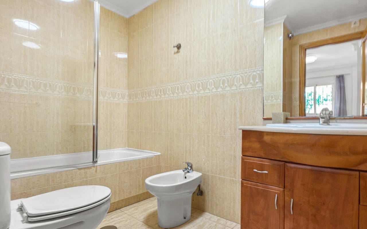 3 chambre Appartement à vendre à Playa Flamenca avec piscine - 339 000 € (Ref: 9927880)