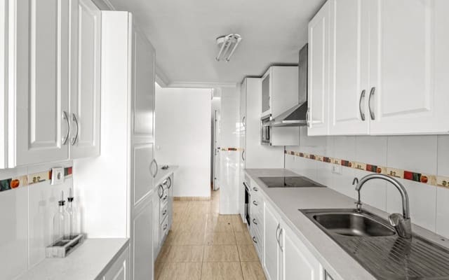 3 chambre Appartement à vendre à Playa Flamenca, Orihuela avec piscine - 339 000 € (Ref: 9927880)