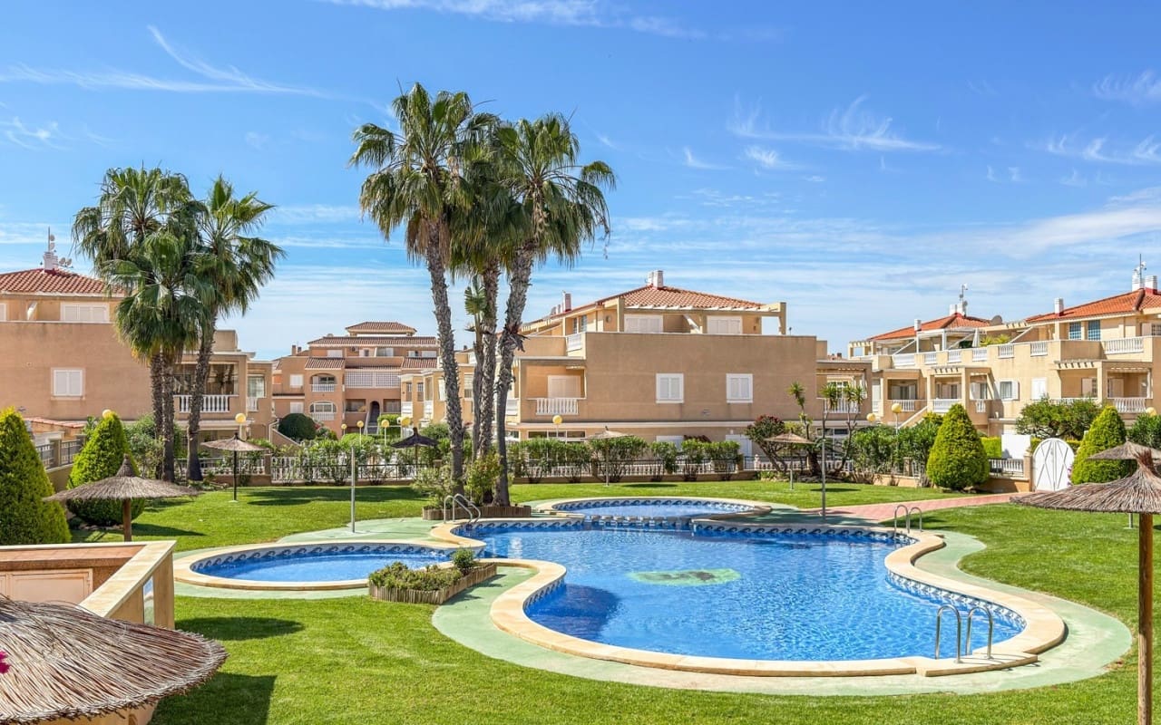 3 chambre Appartement à vendre à Playa Flamenca avec piscine - 339 000 € (Ref: 9927880)