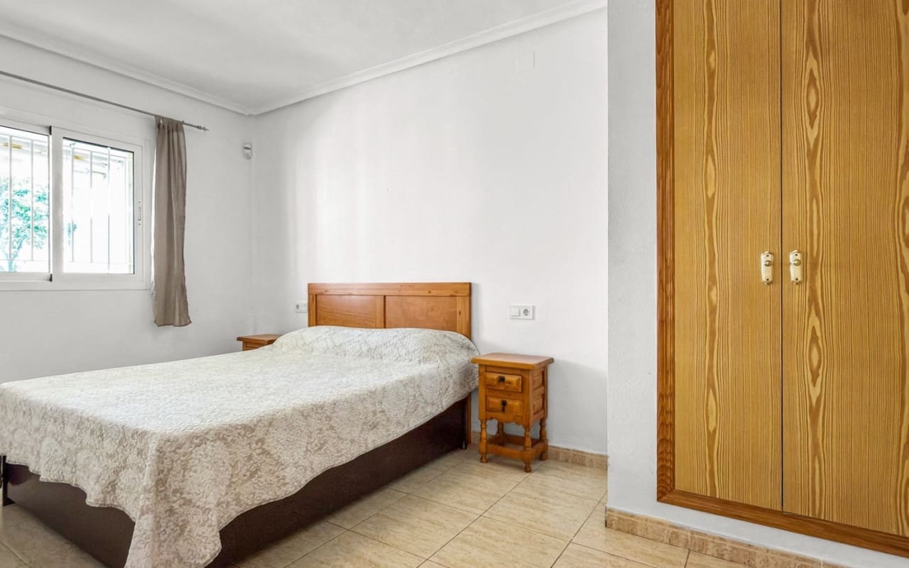 3 chambre Appartement à vendre à Playa Flamenca avec piscine - 339 000 € (Ref: 9927880)