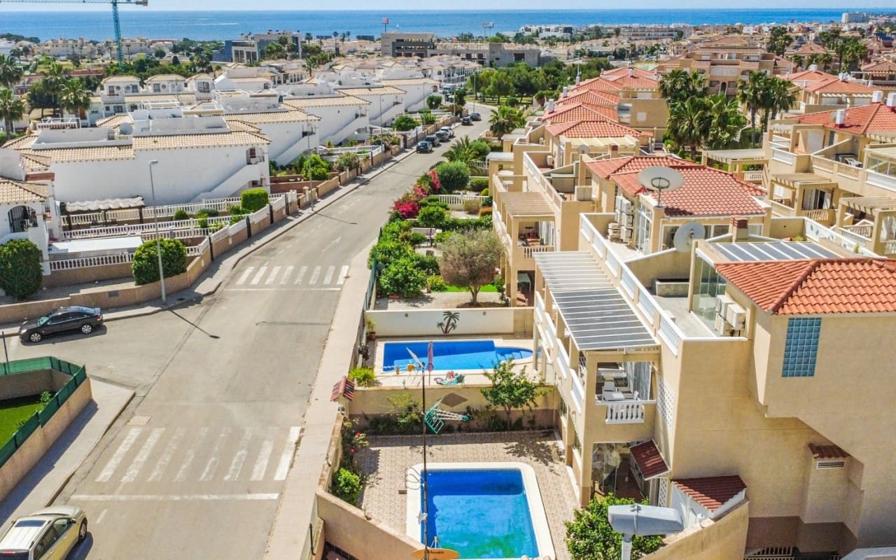 3 chambre Appartement à vendre à Playa Flamenca avec piscine - 339 000 € (Ref: 9927880)
