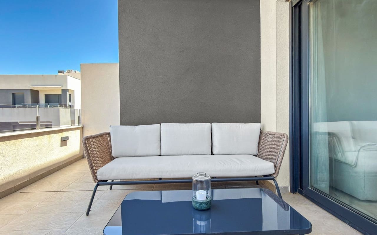2 bedroom Penthouse for sale in Los Altos with pool - € 259,000 (Ref: 9927883)