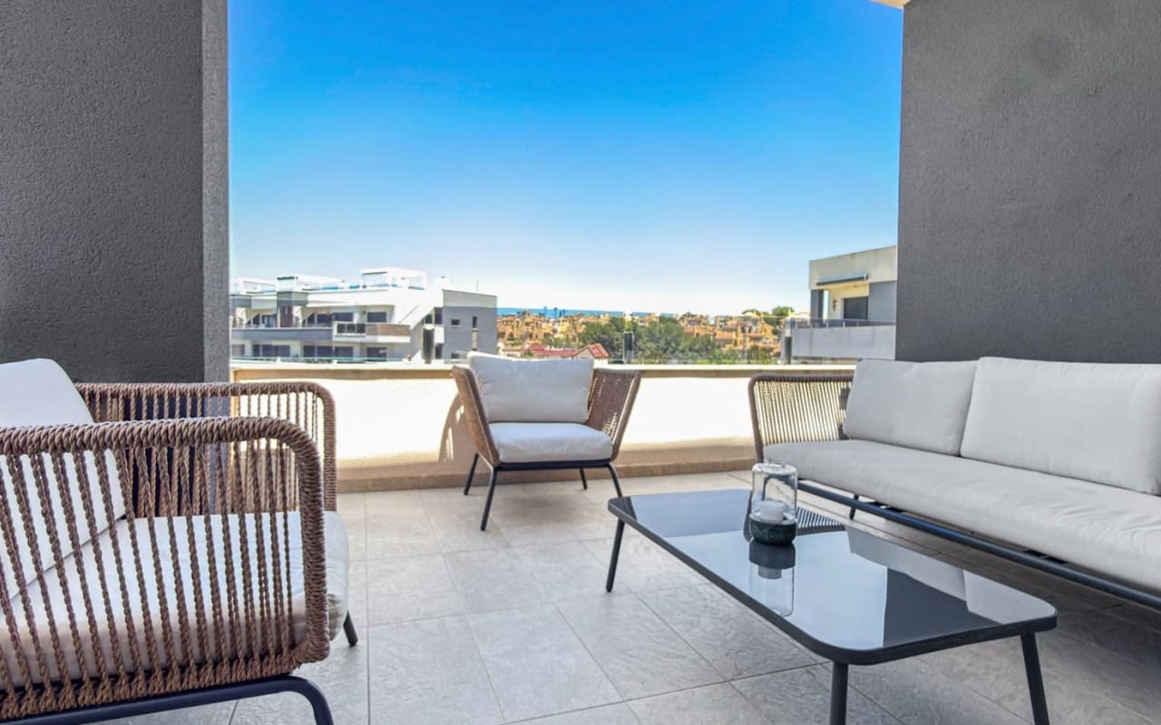 2 bedroom Penthouse for sale in Los Altos with pool - € 259,000 (Ref: 9927883)