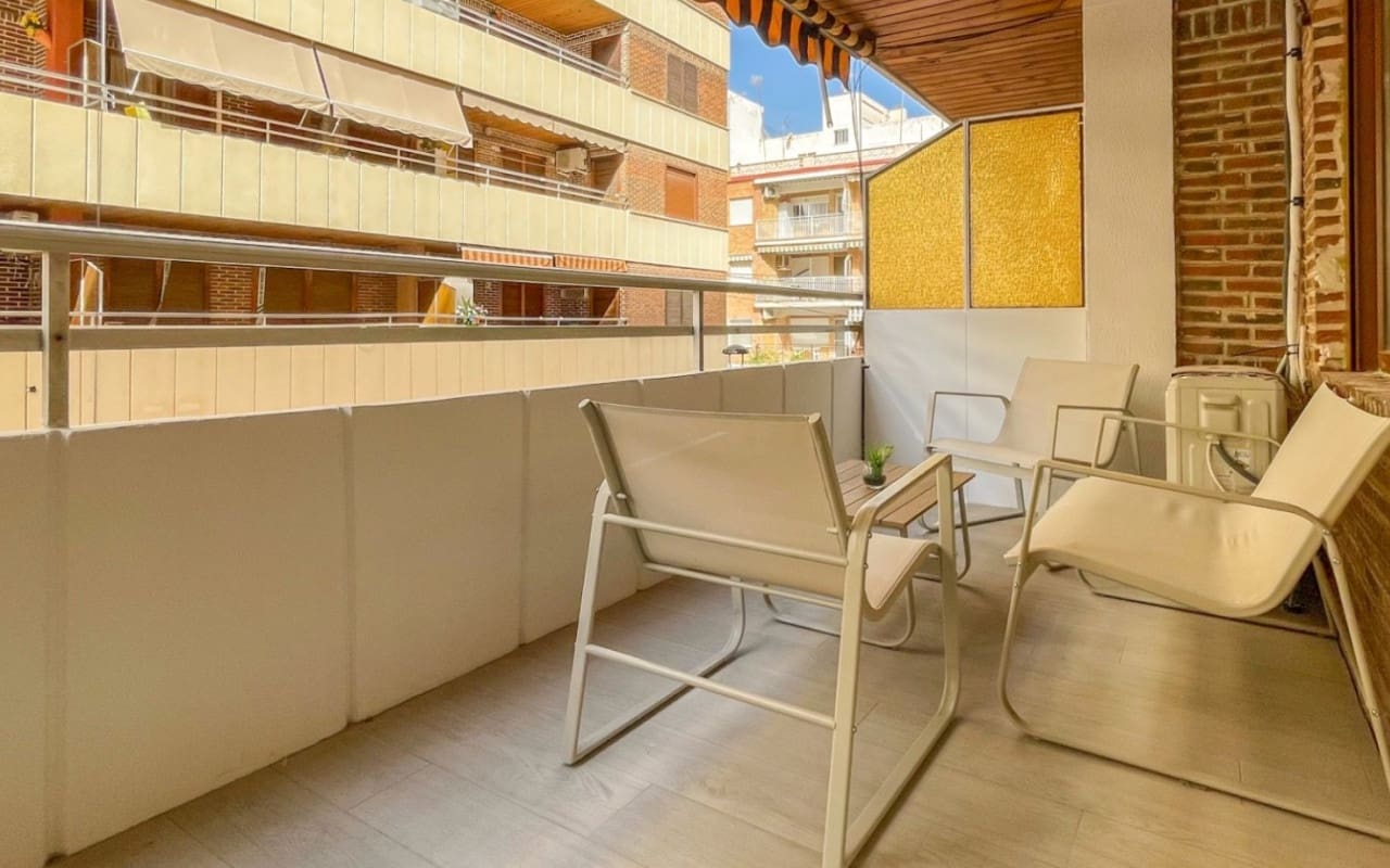 Apartamento Playa de 2 habitaciones en Torrevieja en venta - 265.000 € (Ref: 9927887)