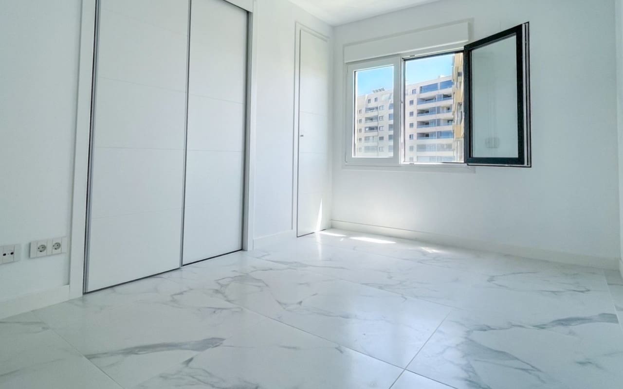 3 bedroom Beach Apartment for sale in Orihuela Costa with pool - € 579,900 (Ref: 9927888)