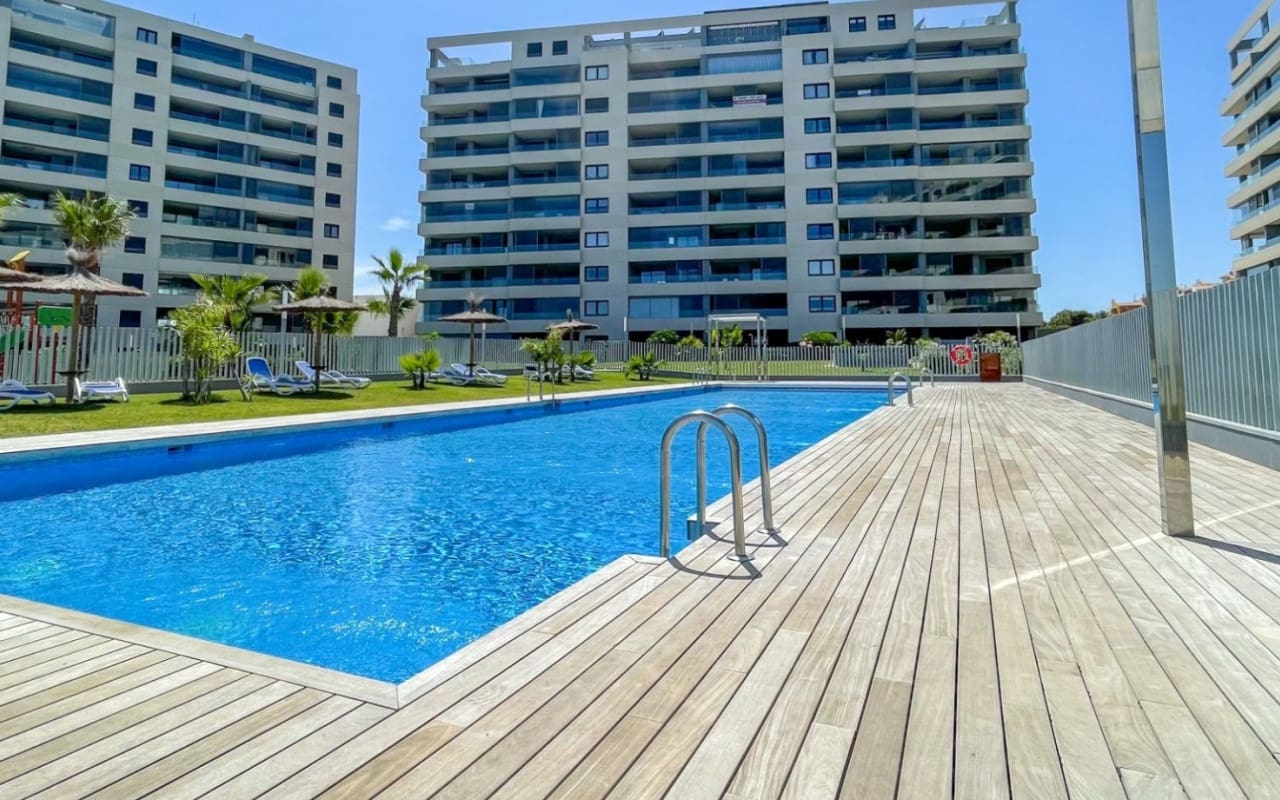 3 bedroom Beach Apartment for sale in Orihuela Costa with pool - € 579,900 (Ref: 9927888)