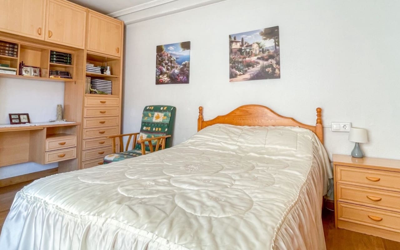 3 makuuhuone Huoneisto myytävänä paikassa Torrevieja mukana 
autotalli - 259 900 € (Ref: 9927889)