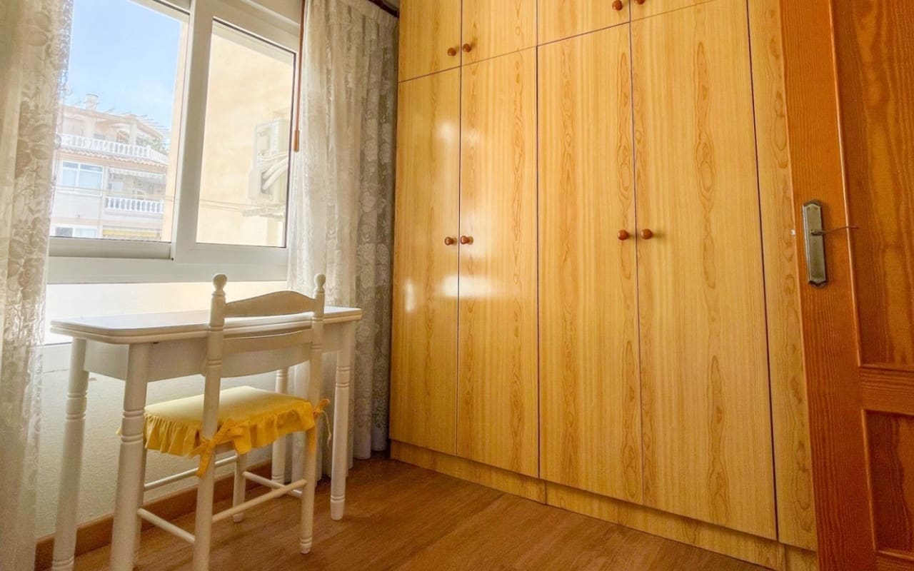3 makuuhuone Huoneisto myytävänä paikassa Torrevieja mukana 
autotalli - 259 900 € (Ref: 9927889)