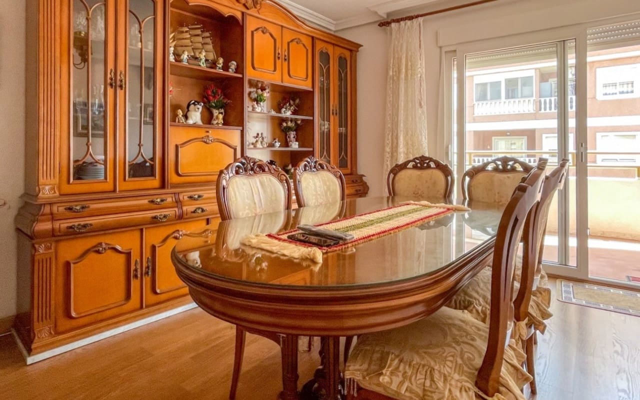 3 makuuhuone Huoneisto myytävänä paikassa Torrevieja mukana 
autotalli - 259 900 € (Ref: 9927889)