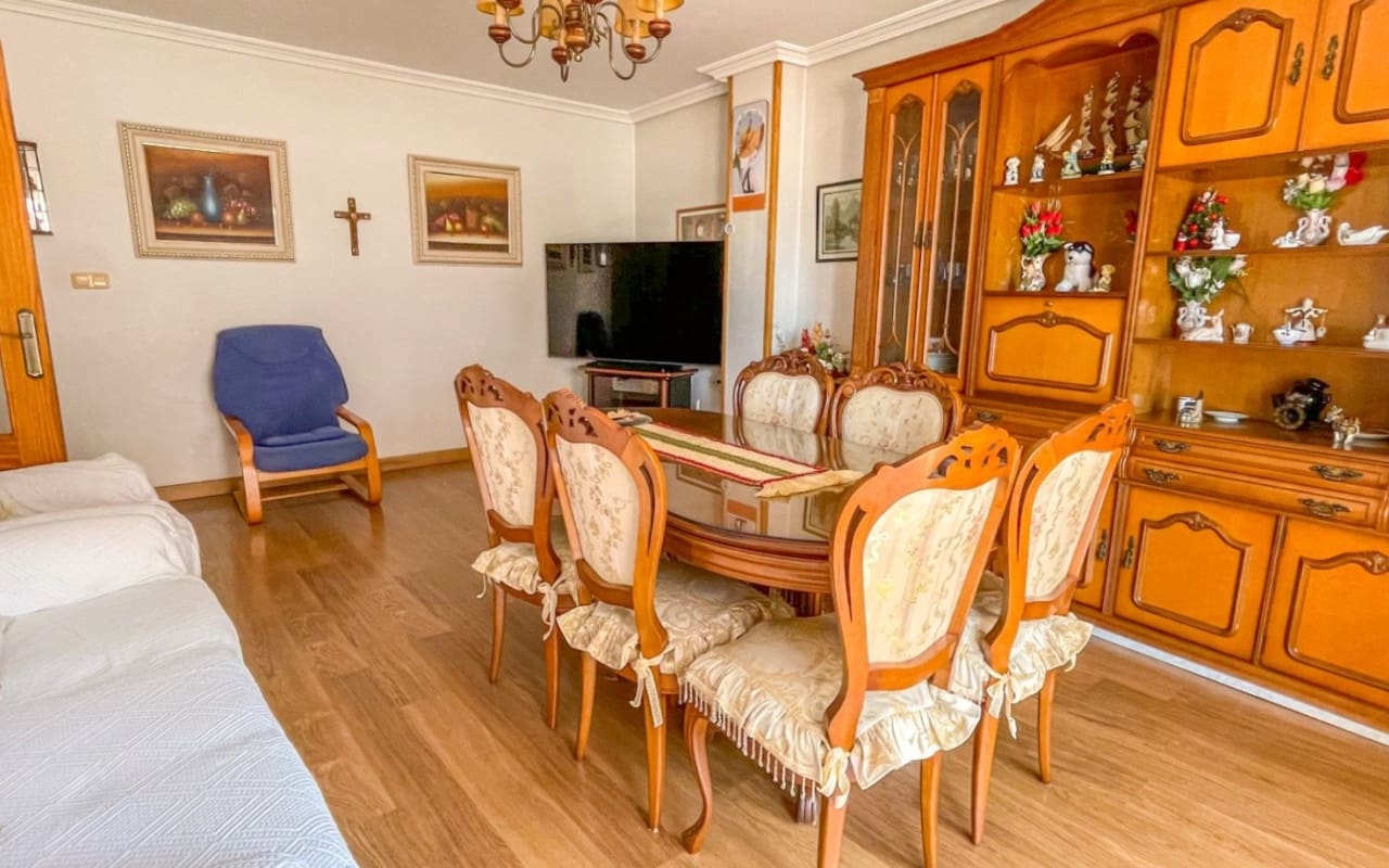3 makuuhuone Huoneisto myytävänä paikassa Torrevieja mukana 
autotalli - 259 900 € (Ref: 9927889)