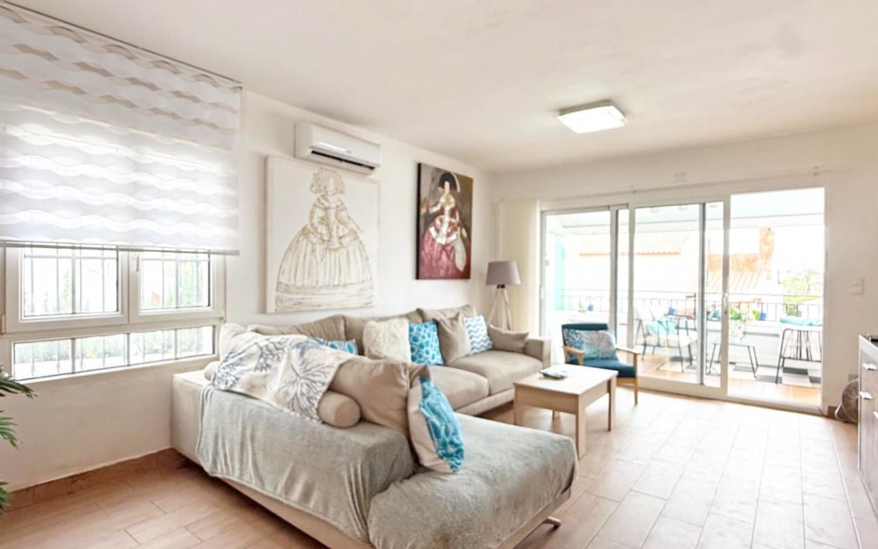 3 makuuhuone Huvila myytävänä paikassa Villamartin mukana uima-altaan - 424 900 € (Ref: 9932289)