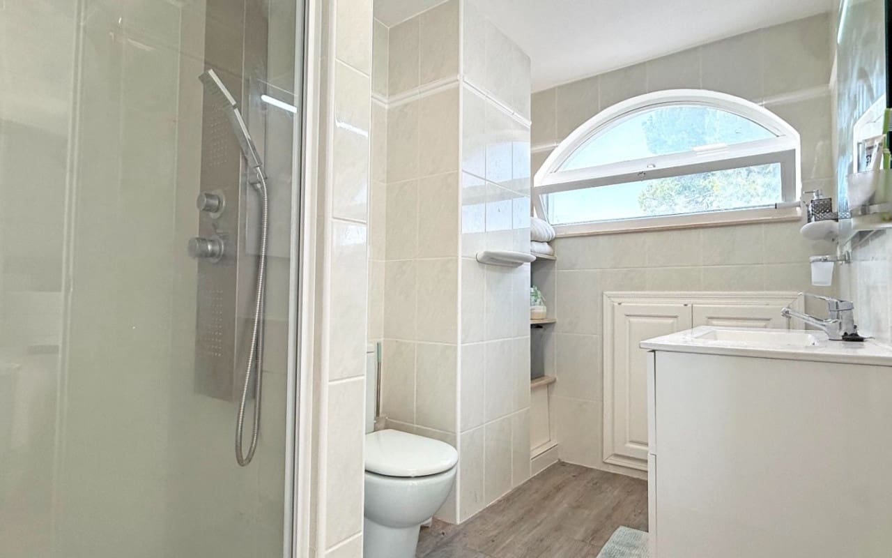 3 makuuhuone Huvila myytävänä paikassa Villamartin mukana uima-altaan - 424 900 € (Ref: 9932289)