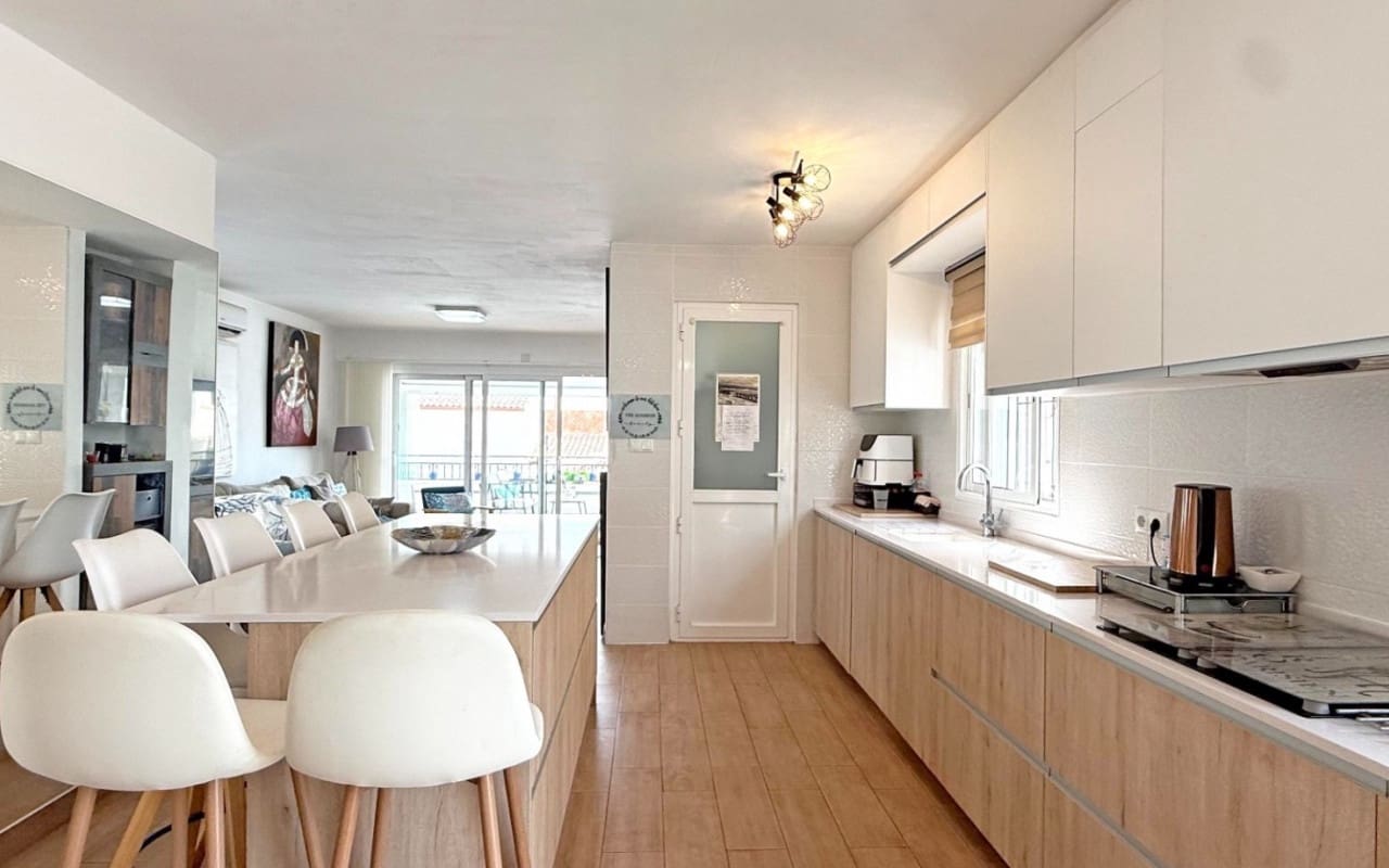 3 makuuhuone Huvila myytävänä paikassa Villamartin mukana uima-altaan - 424 900 € (Ref: 9932289)
