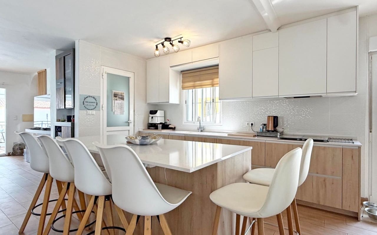 3 makuuhuone Huvila myytävänä paikassa Villamartin mukana uima-altaan - 424 900 € (Ref: 9932289)