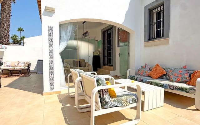 3 makuuhuone Huvila myytävänä paikassa Villamartin, Orihuela mukana uima-altaan - 424 900 € (Ref: 9932289)