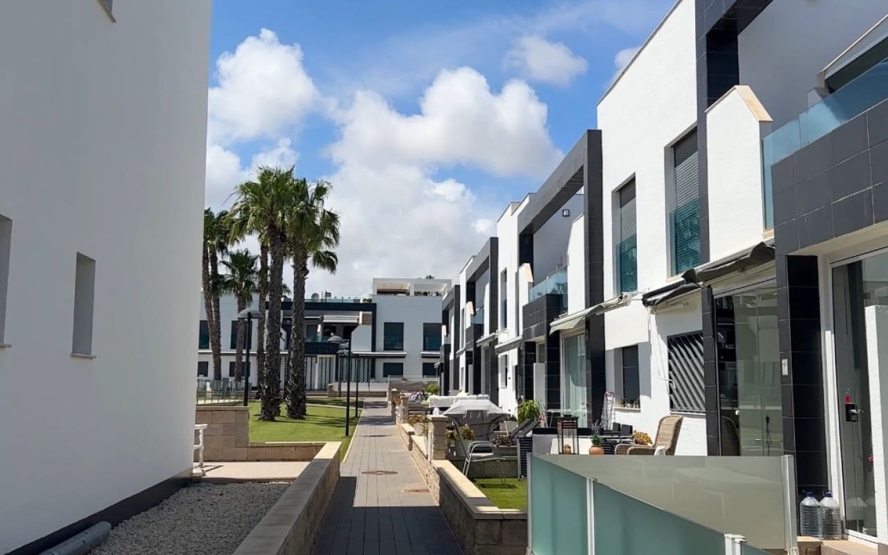 2 soverom Hus til salgs i La Zenia med svømmebasseng - € 339 000 (Ref: 9934456)