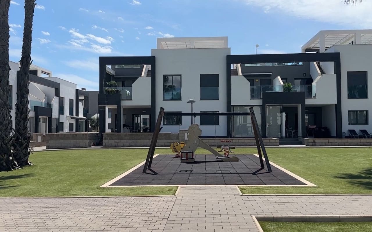 2 soverom Hus til salgs i La Zenia med svømmebasseng - € 339 000 (Ref: 9934456)