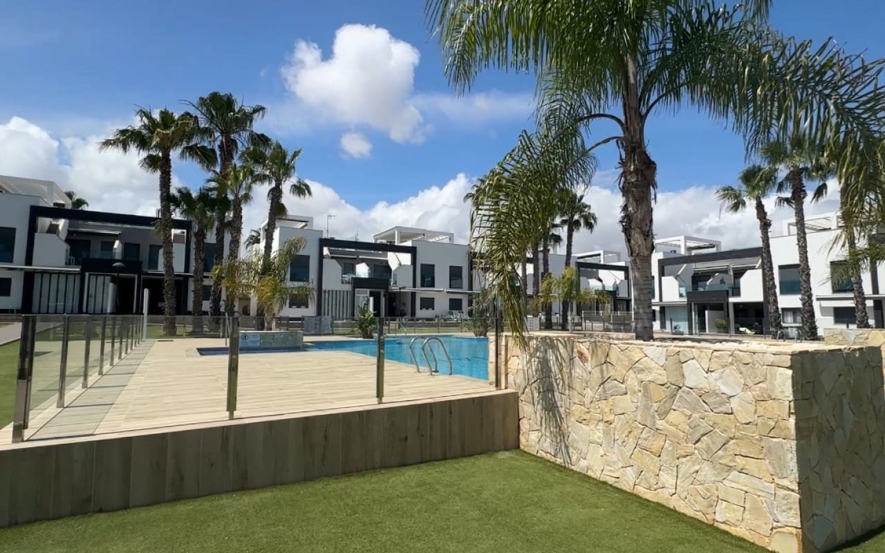 2 soverom Hus til salgs i La Zenia med svømmebasseng - € 339 000 (Ref: 9934456)