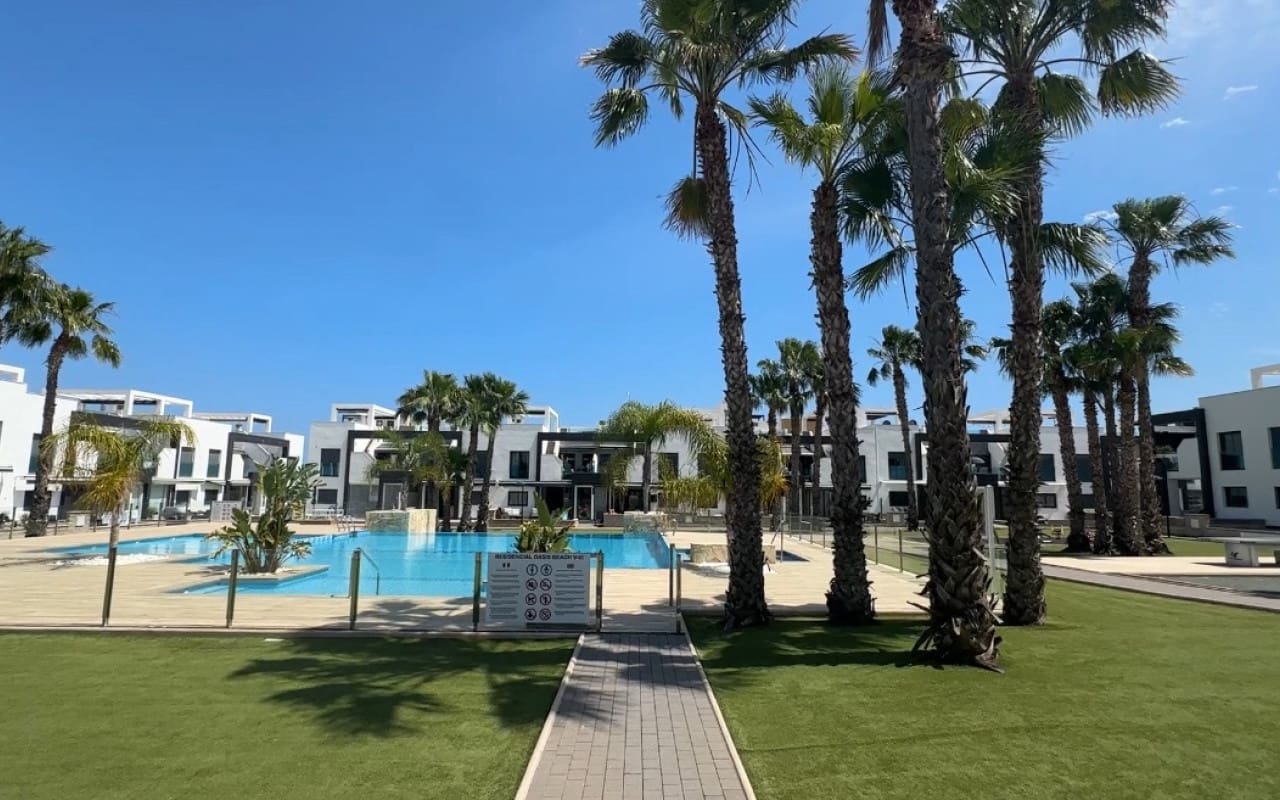 2 soverom Hus til salgs i La Zenia med svømmebasseng - € 339 000 (Ref: 9934456)
