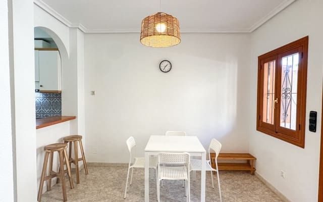 2 soverom Hus til salgs i Playa Flamenca, Orihuela med svømmebasseng - € 185 000 (Ref: 9934457)