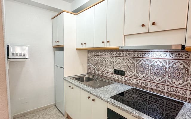 2 soverom Hus til salgs i Playa Flamenca, Orihuela med svømmebasseng - € 185 000 (Ref: 9934457)
