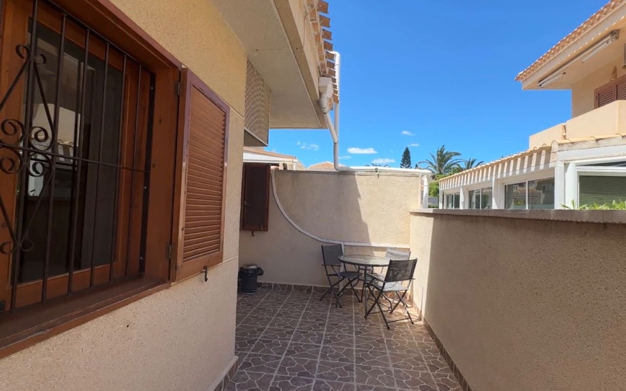 2 soverom Hus til salgs i Playa Flamenca med svømmebasseng - € 185 000 (Ref: 9934457)
