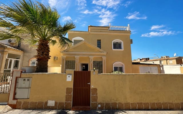 3 soverom Villa til salgs i Aguas Nuevas, Torrevieja - € 399 000 (Ref: 9934458)