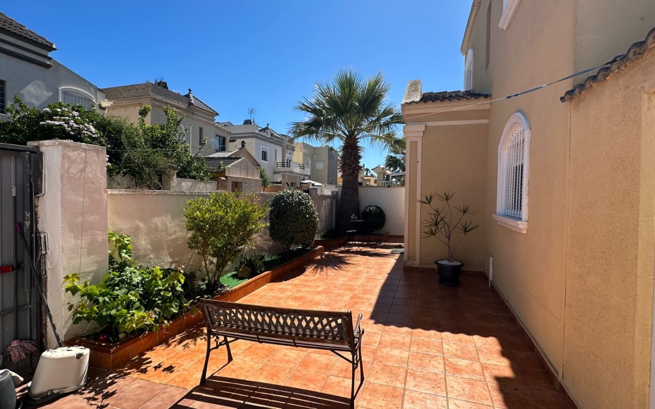 3 chambre Villa/Maison à vendre à Torrevieja - 399 000 € (Ref: 9934458)