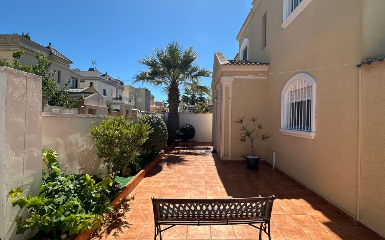 3 chambre Villa/Maison à vendre à Torrevieja - 399 000 € (Ref: 9934458)