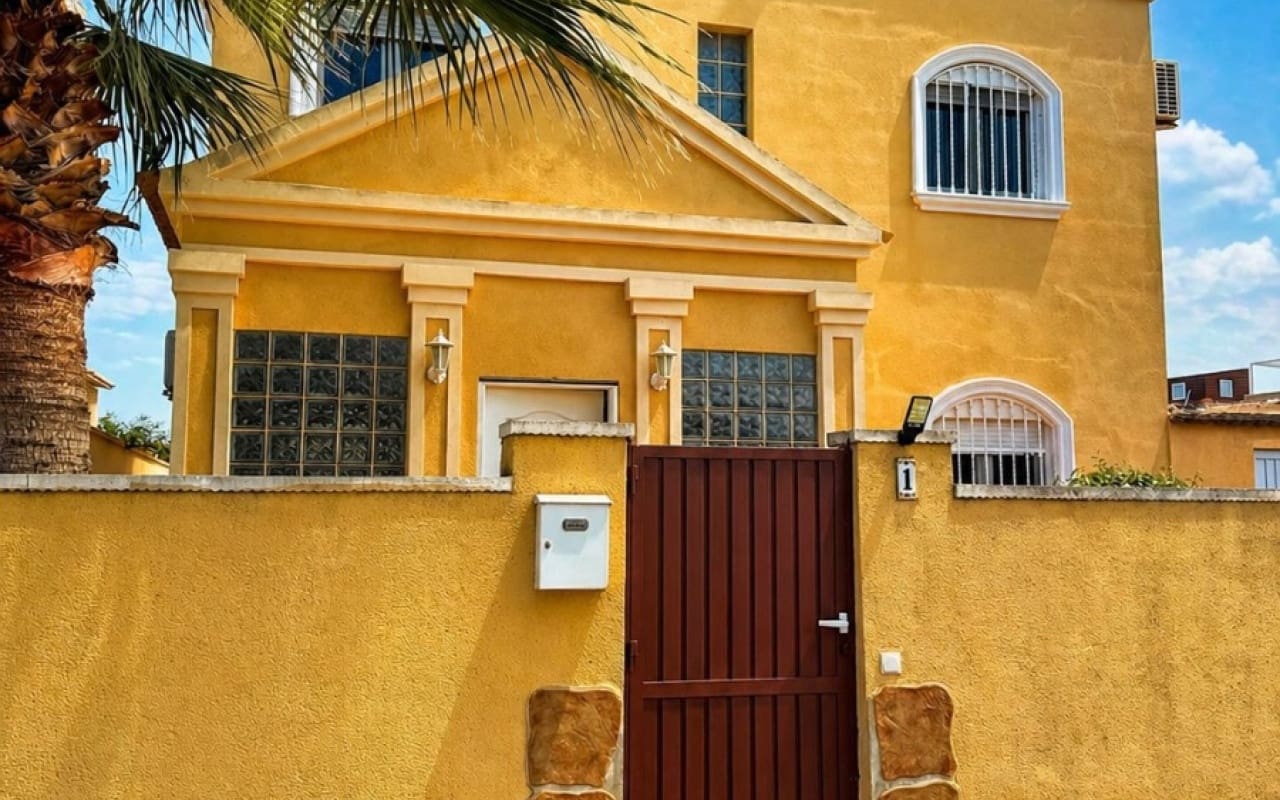 3 chambre Villa/Maison à vendre à Torrevieja - 399 000 € (Ref: 9934458)