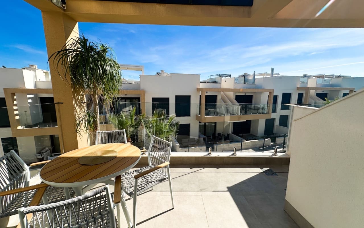2 soveværelse Byhus til salg i Villamartin med swimmingpool - € 319.000 (Ref: 9934459)