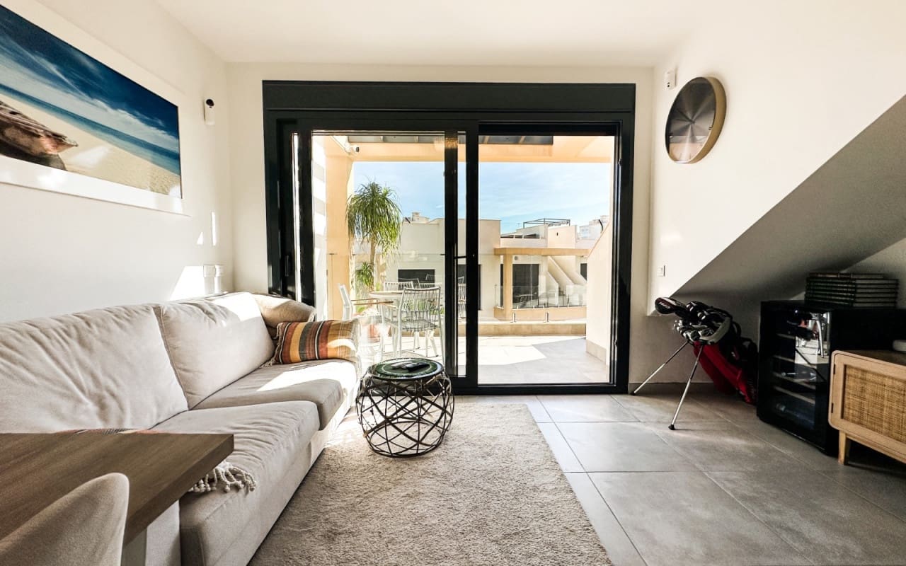 2 soveværelse Byhus til salg i Villamartin med swimmingpool - € 319.000 (Ref: 9934459)