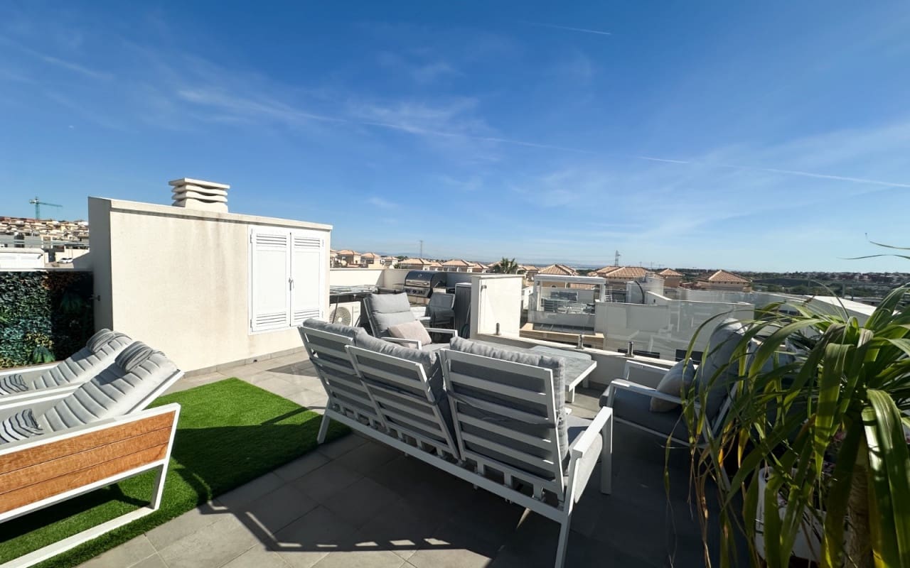 2 soveværelse Byhus til salg i Villamartin med swimmingpool - € 319.000 (Ref: 9934459)