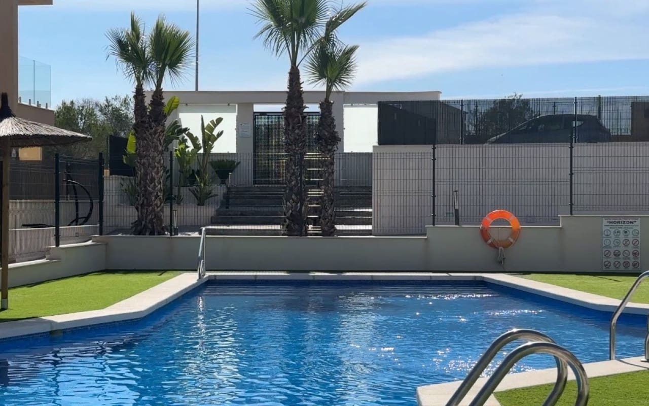 2 soveværelse Byhus til salg i Villamartin med swimmingpool - € 319.000 (Ref: 9934459)