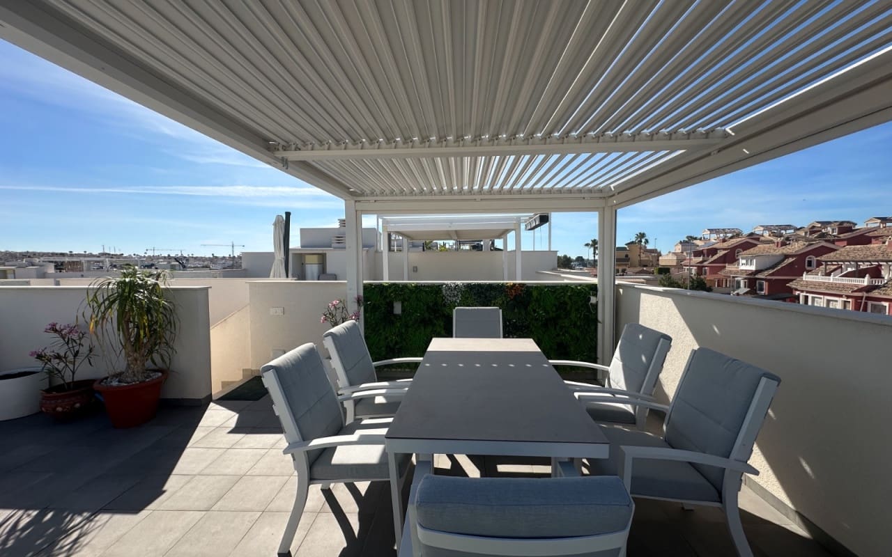 2 soveværelse Byhus til salg i Villamartin med swimmingpool - € 319.000 (Ref: 9934459)