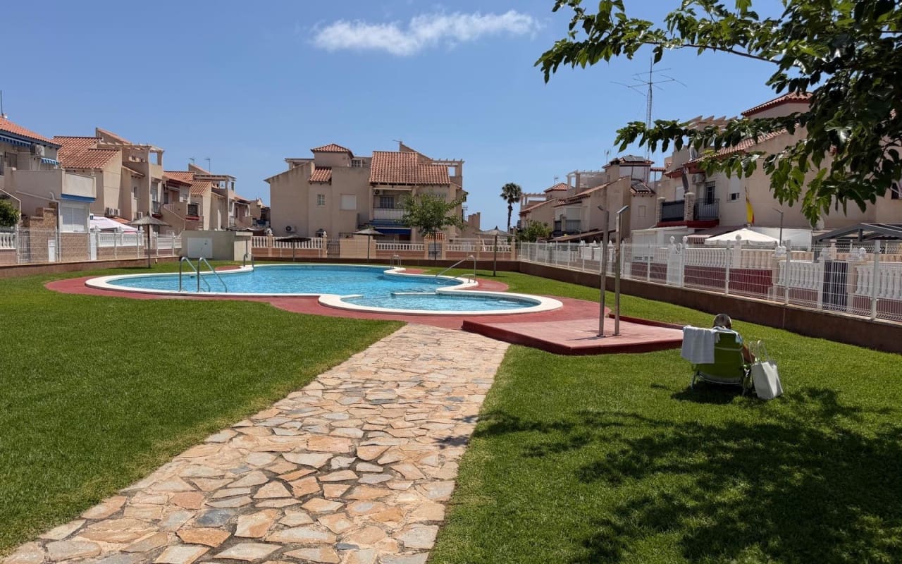 2 soverom Hus til salgs i Playa Flamenca med svømmebasseng - € 198 000 (Ref: 9934460)