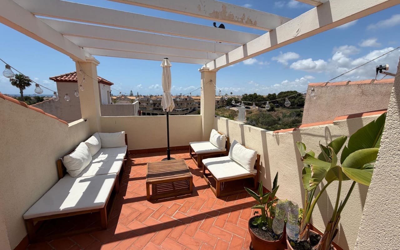 2 soverom Hus til salgs i Playa Flamenca med svømmebasseng - € 198 000 (Ref: 9934460)