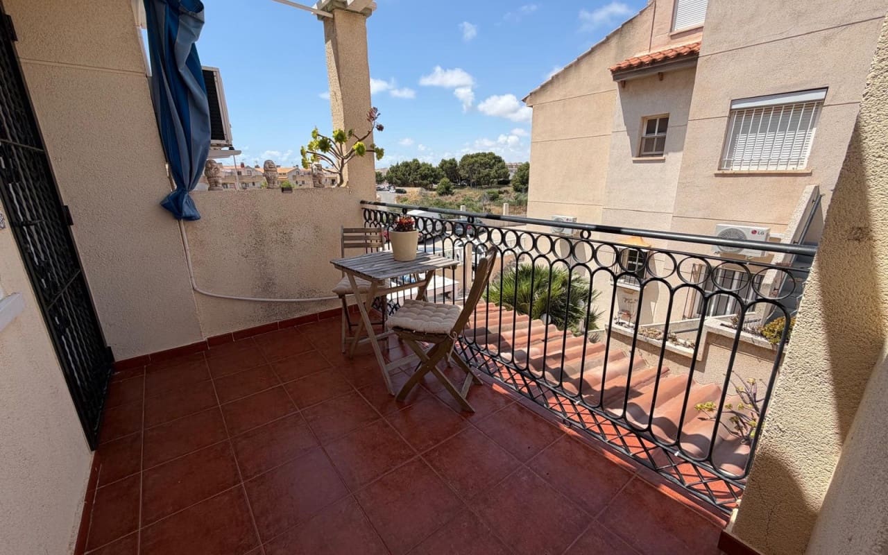 2 soverom Hus til salgs i Playa Flamenca med svømmebasseng - € 198 000 (Ref: 9934460)
