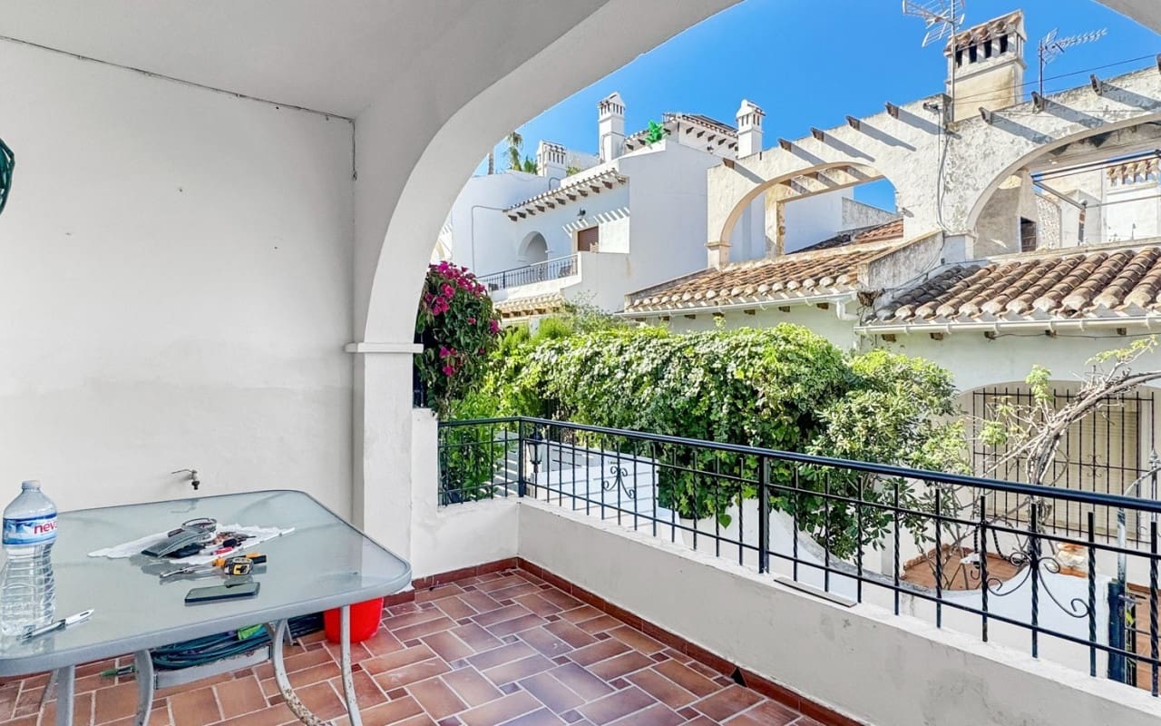 2 bedroom Townhouse for sale in Torrevieja with pool - € 160,000 (Ref: 9934463)