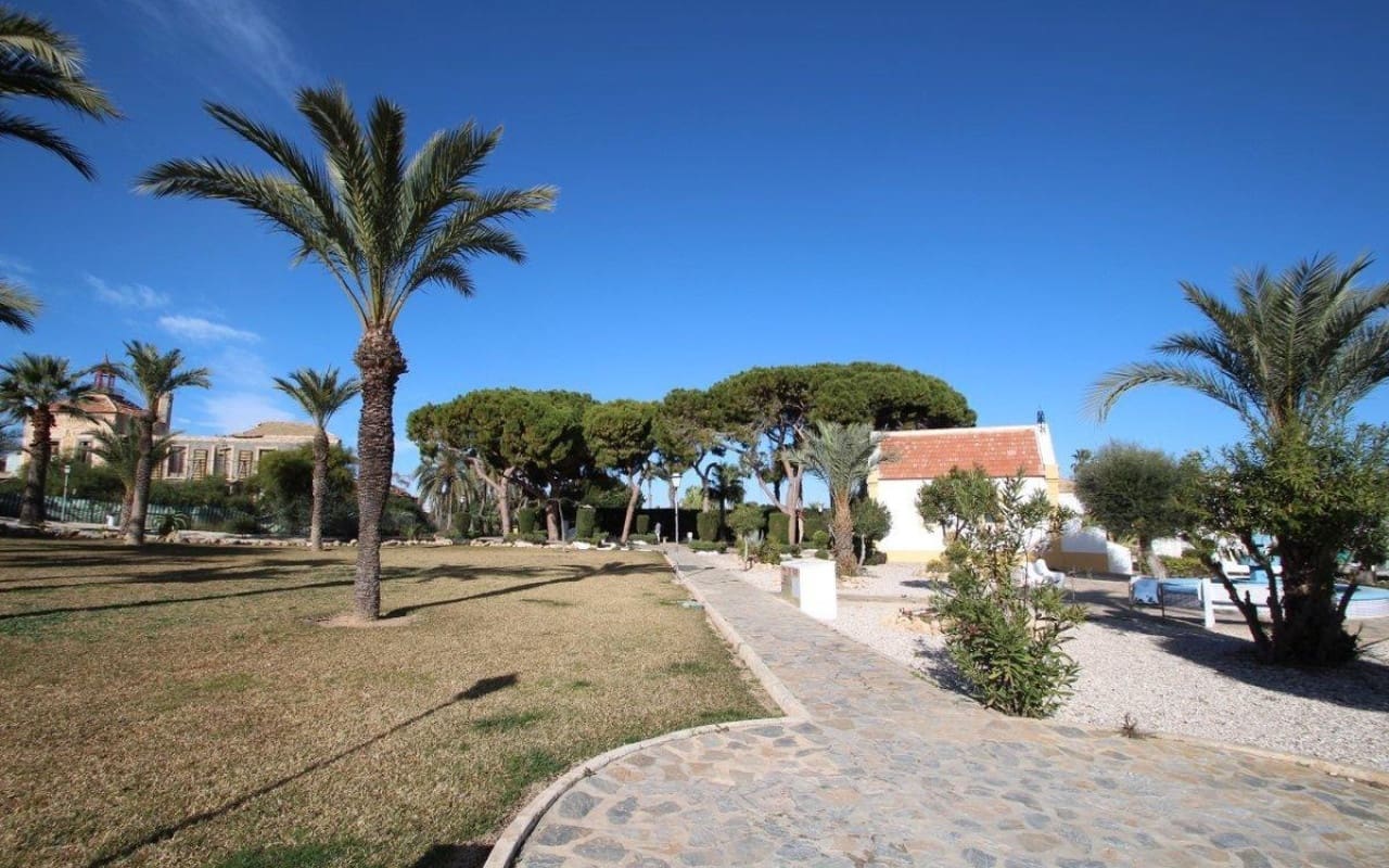 1 bedroom Townhouse for sale in Los Balcones with pool - € 125,000 (Ref: 9934465)