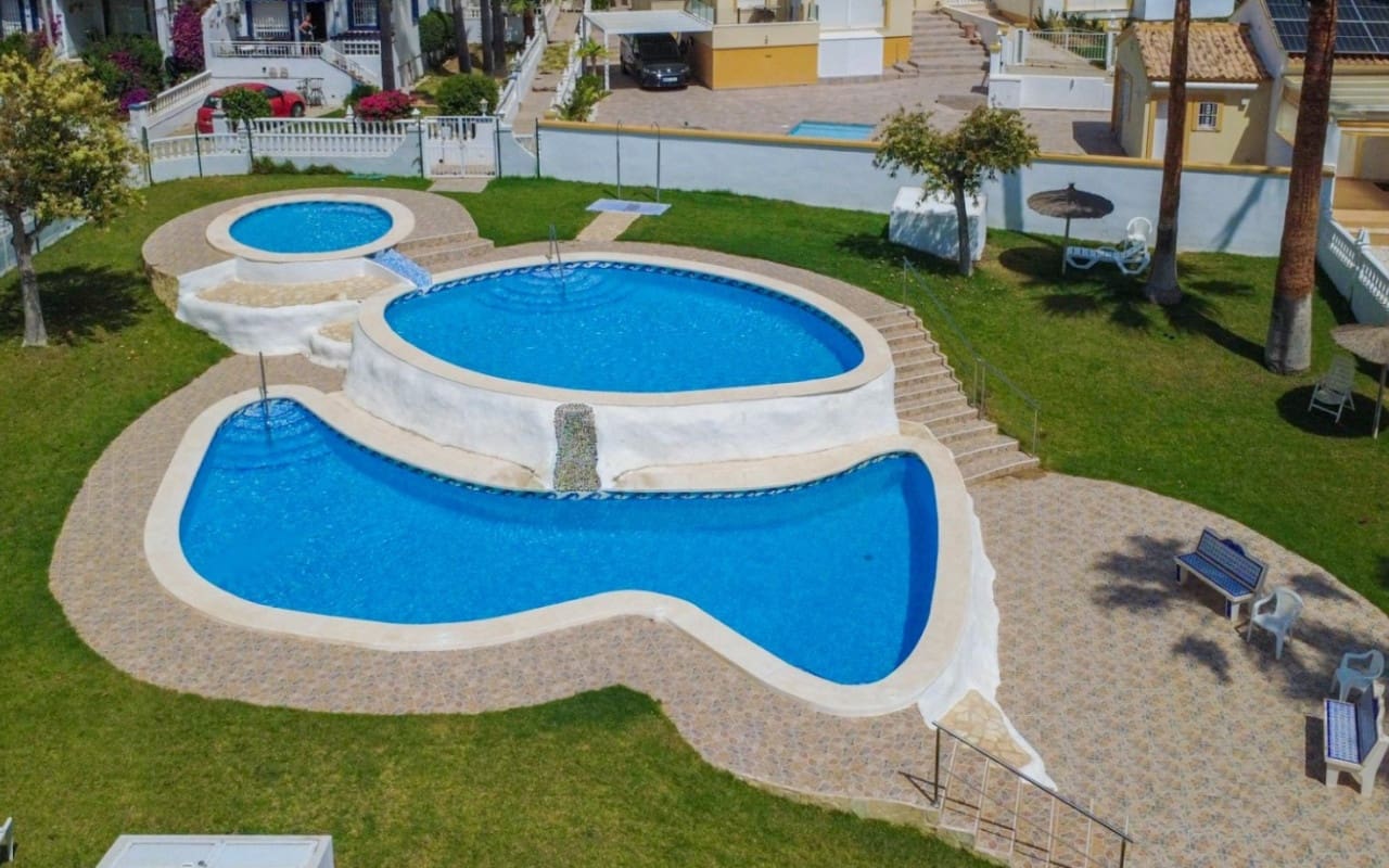 4 sypialnia Dom na sprzedaż w Orihuela Costa z basenem - 295 000 € (Ref: 9934466)