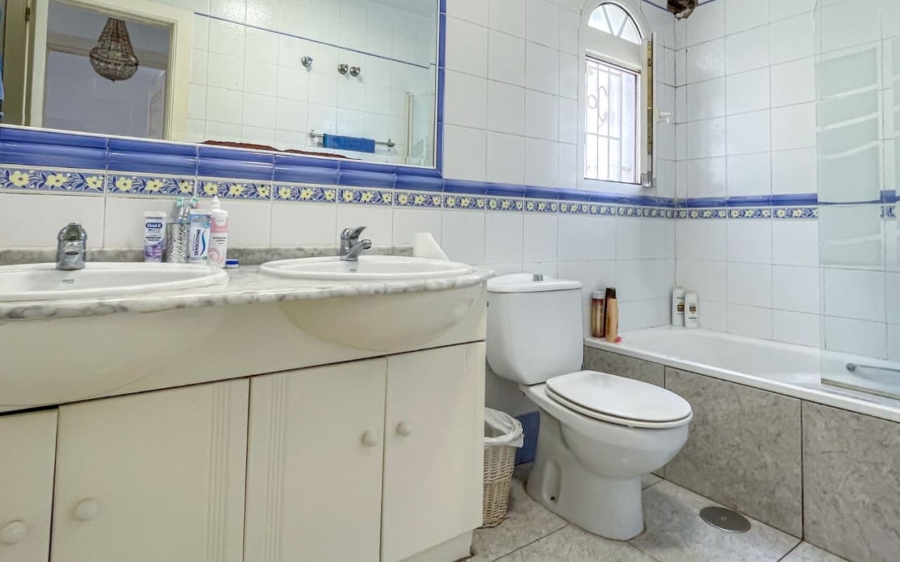 4 sypialnia Dom na sprzedaż w Orihuela Costa z basenem - 295 000 € (Ref: 9934466)