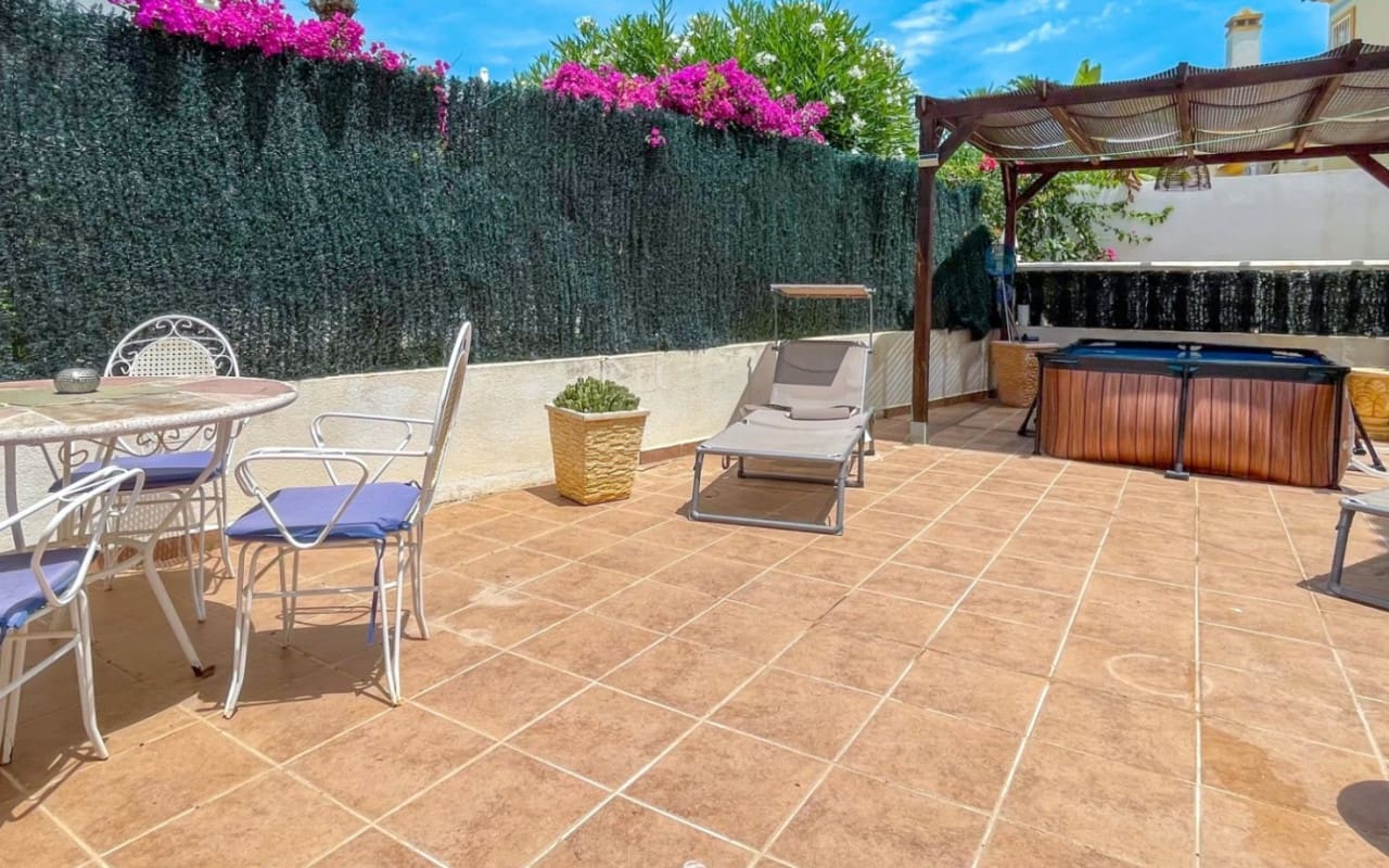 4 sypialnia Dom na sprzedaż w Orihuela Costa z basenem - 295 000 € (Ref: 9934466)