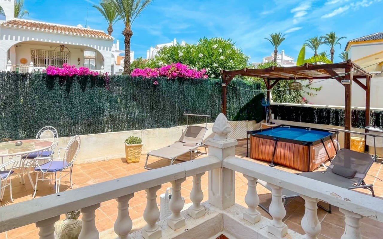 4 sypialnia Dom na sprzedaż w Orihuela Costa z basenem - 295 000 € (Ref: 9934466)