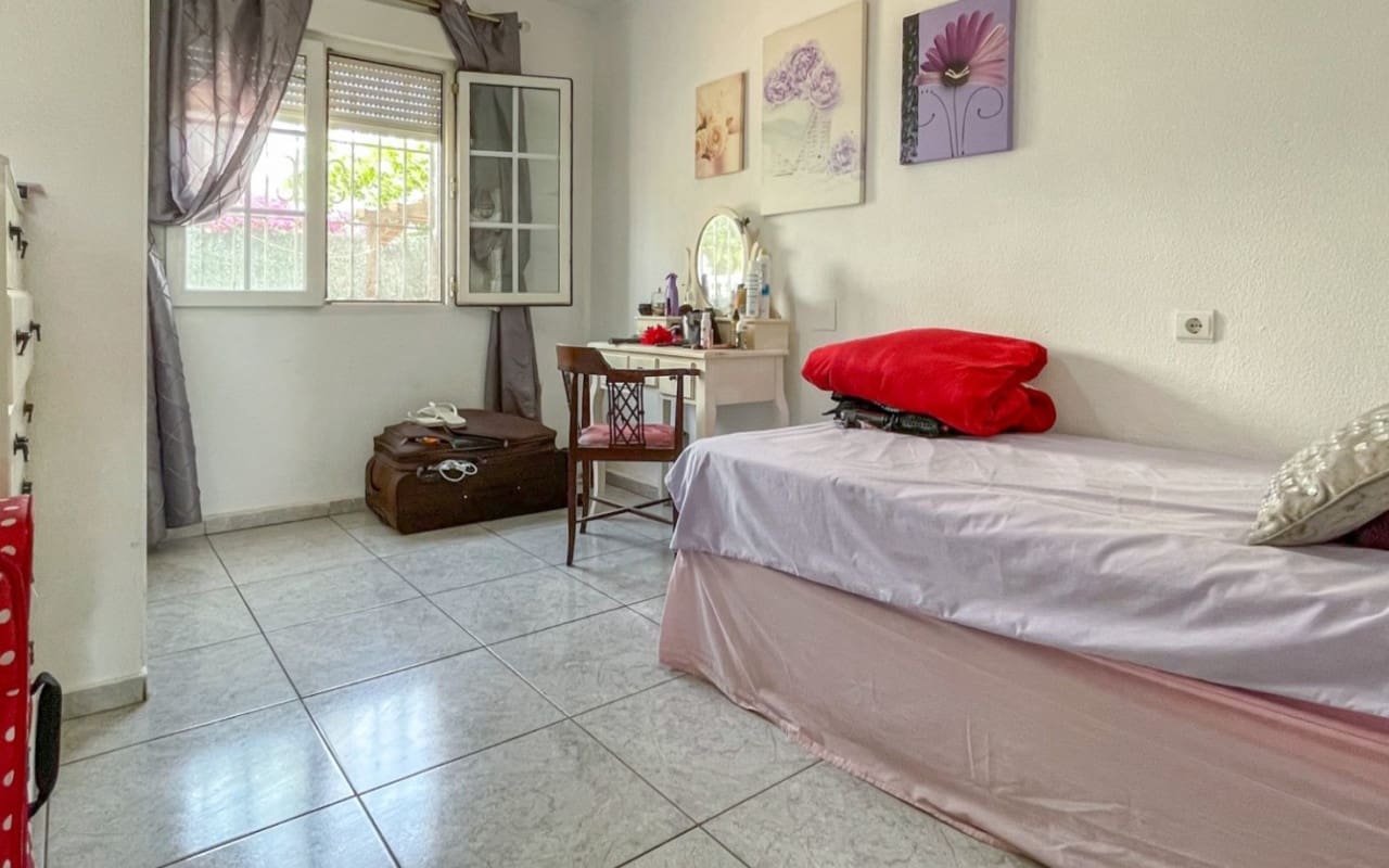 4 sypialnia Dom na sprzedaż w Orihuela Costa z basenem - 295 000 € (Ref: 9934466)